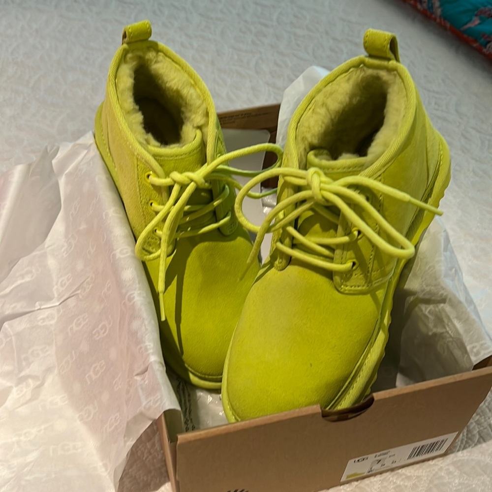 UGG (Neumel)